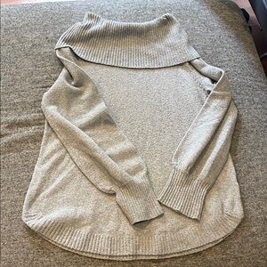 Tahari Light Gray Ribbed Sweater